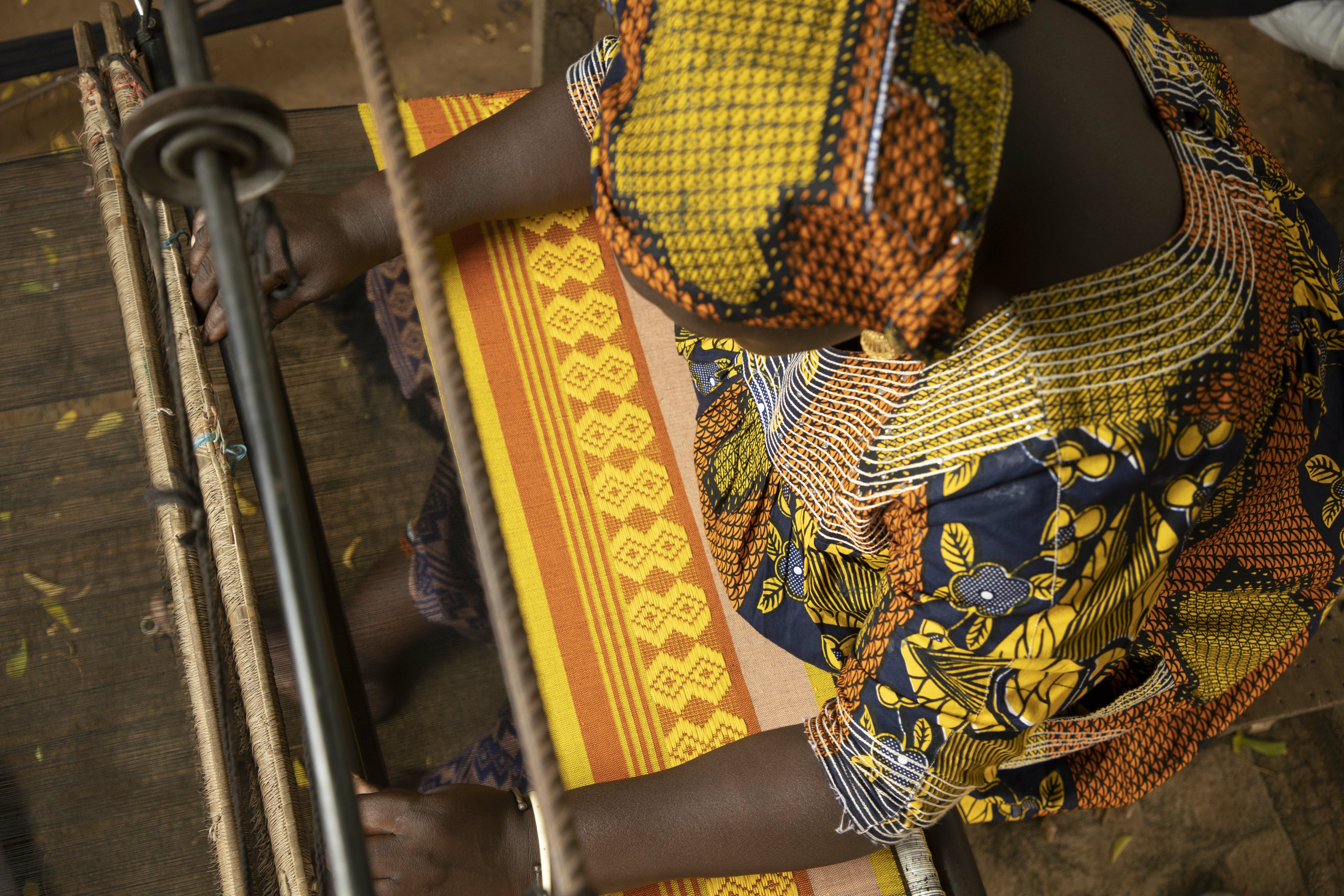Textilarbeit am Dakar Design Hub